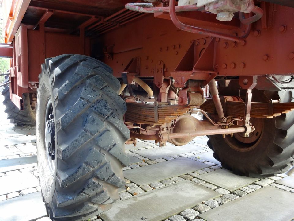 Besserer Unimog mit Kran.Winde.4x4.Sperre.AHK.Unterset.steuerfrei in Schleid