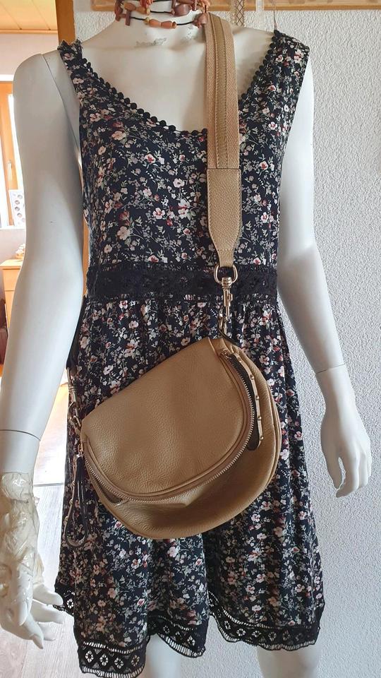 Crossbody Leder Tasche, Umhängetasche, Handtasche beige in Amstetten
