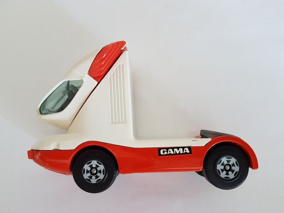 Colani Truck GAMA 4294 | 1∶45 | Basisfahrzeug: IVECO, Modell 1977 in Karben