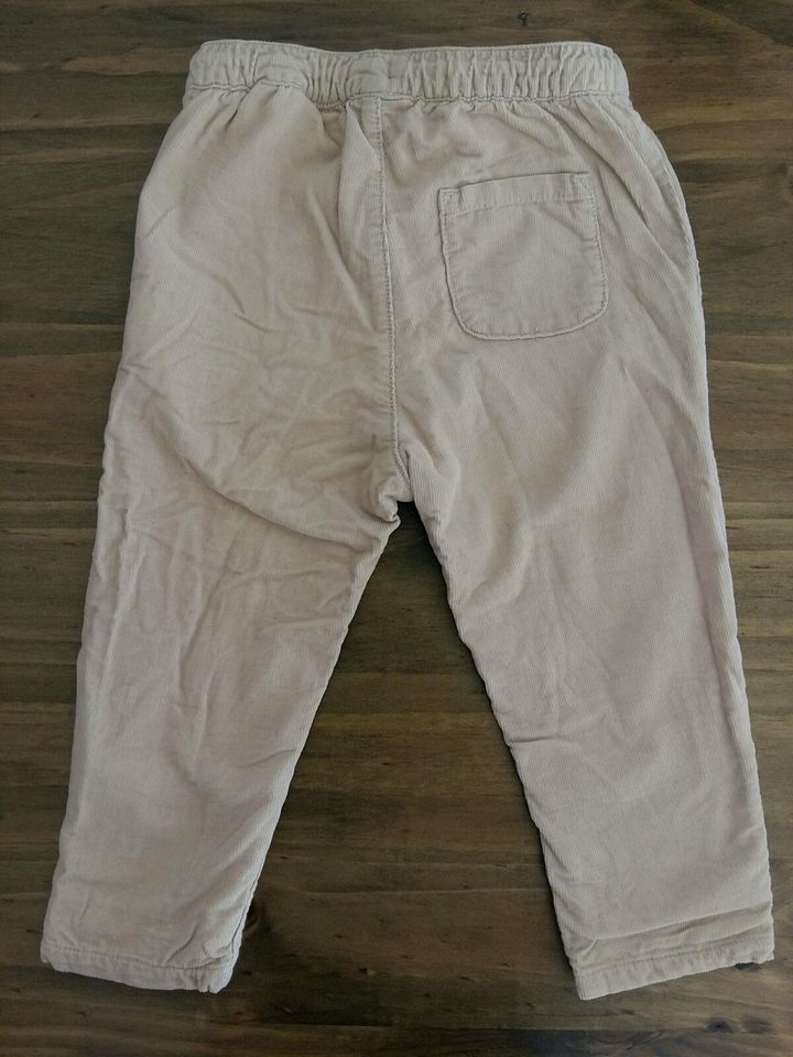 H&M Hose Gr. 80, Cordhose, Mädchen, leicht gefüttert in Schwedt (Oder)