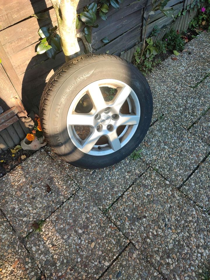 Reifen mit Alufelgen fast zu verschenken 195/65 R15 T in Nettetal