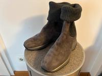 Hogan Stiefeletten, Größe 38, Wildleder mit Strick Frankfurt am Main - Nieder-Eschbach Vorschau