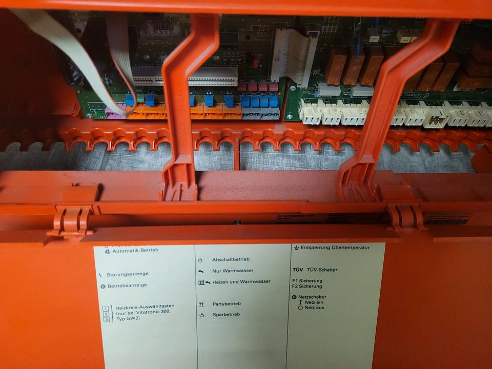 Viessmann Steuerung 7143006  7144125 Steuerplatine Vitotronic 200 in Bad Kösen