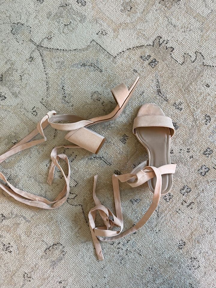 ASOS nude Sandalen Block Absatz zum schnüren 37 zara Rosé in Harsefeld