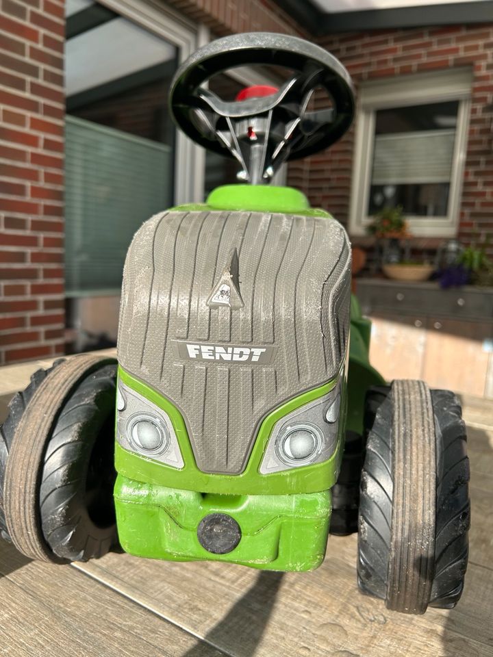 Rollytoys Fendt Bobbycar mit Anhänger in Firrel