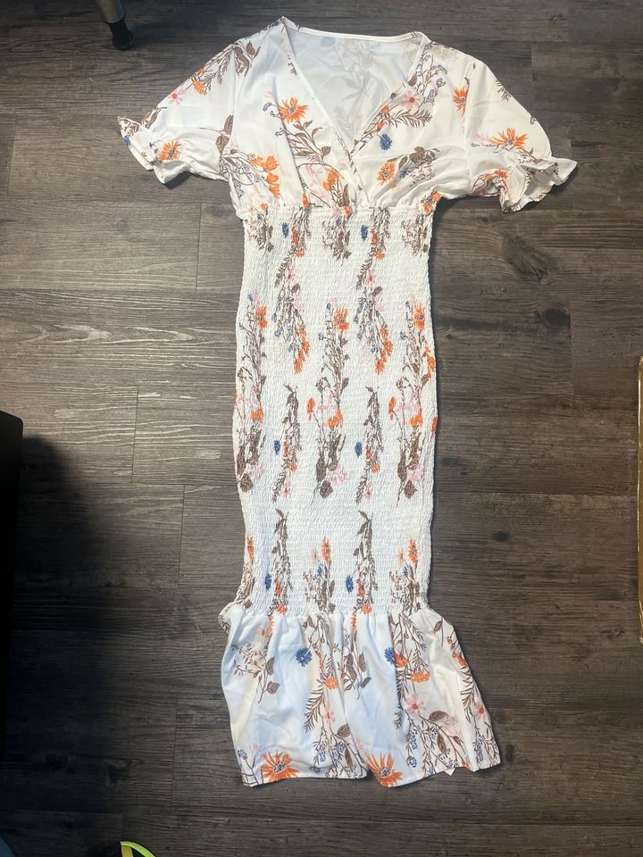 Kleid/Strandkleid in der Größe XL neu in Freisbach