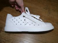 Sneacker weiß leichte Schuhe Nieten gr.41 classic Bayern - Augsburg Vorschau