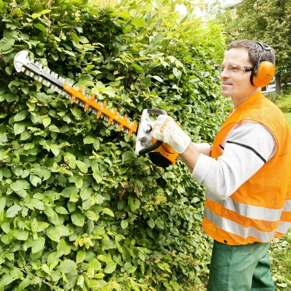 Stihl Benzin Heckenschere HS 56 C-E in Hildesheim