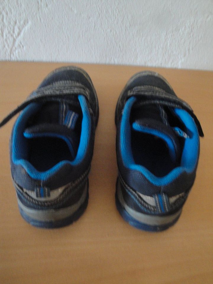 3 Paar Schuhe Gr. 29 Adidas,  Decathlon Quechua zu verschenken in Keltern