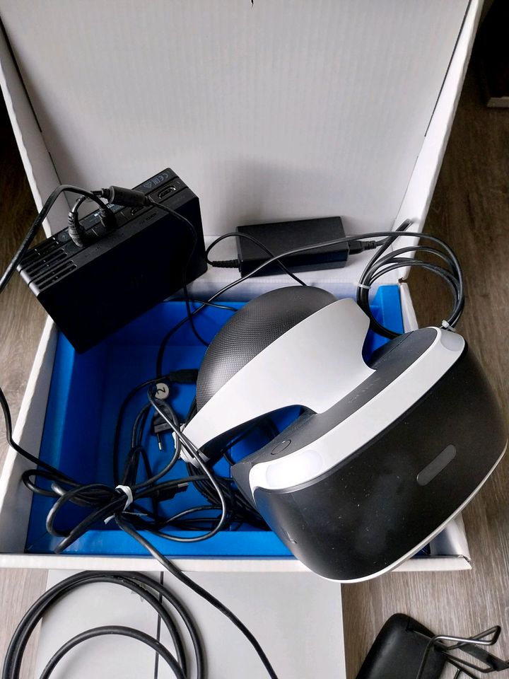 PlayStation 4 / 500GB in weiss + VR-Brille + 12 Spiele + Zubehö in Aachen