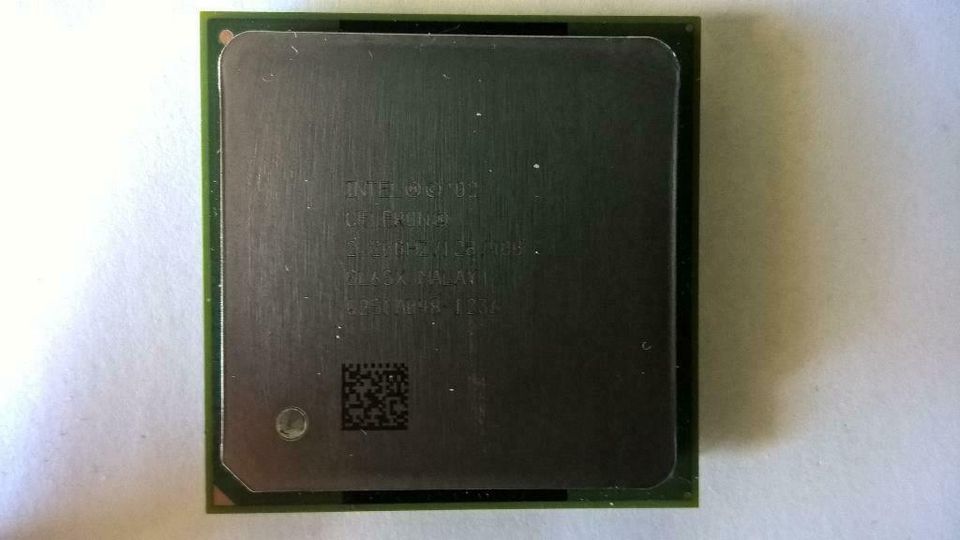 Prozessor Intel Celeron 2.2 GHZ /  400 Mhz / Sockel 478 in Weißenfels