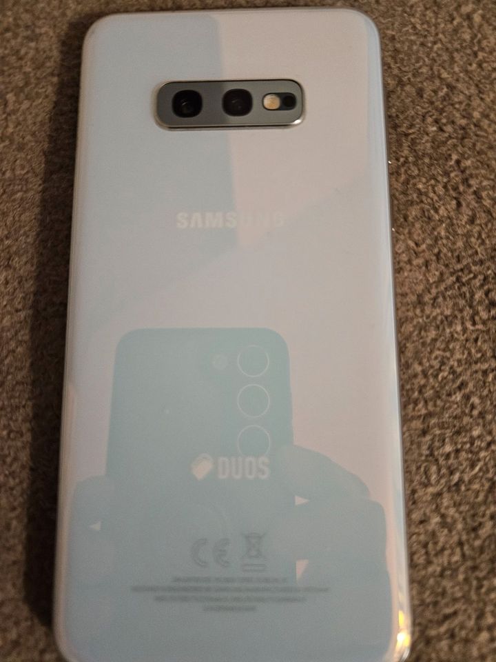 Samsung Galaxy S 10e Prism White 128 GB Duos sehr guter Zustand in Eisleben