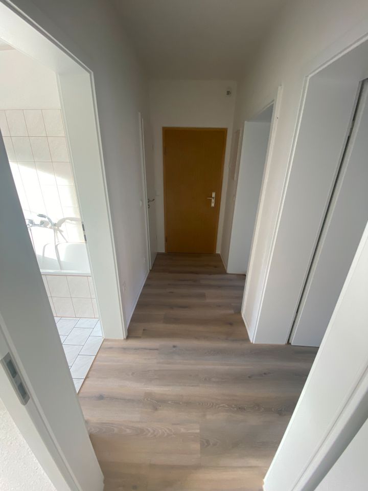 Frisch renovierte 2-Raum-Wohnung mit Balkon in Saalfeld (Saale)