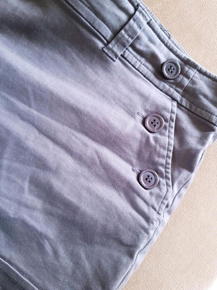 Glassons Kurze Hose Shorts Gr. 16 ca. 44 fast neu braun in Neuberend