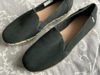 Absolut neuwertige schwarze Toms Gr. 38 Sandalen Frankfurt am Main - Harheim Vorschau