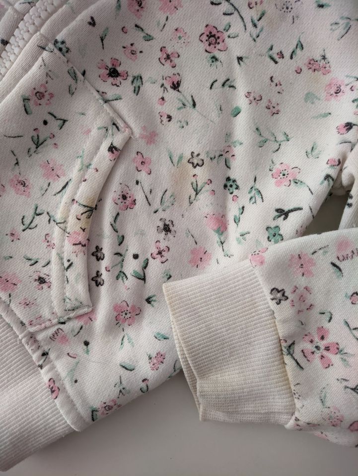 ★ ZWILLINGE ★ Jäckchen Cardigan x2 weiß Blumen allover Primark in München