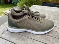Sneaker top Zustand Mülheim - Köln Höhenhaus Vorschau