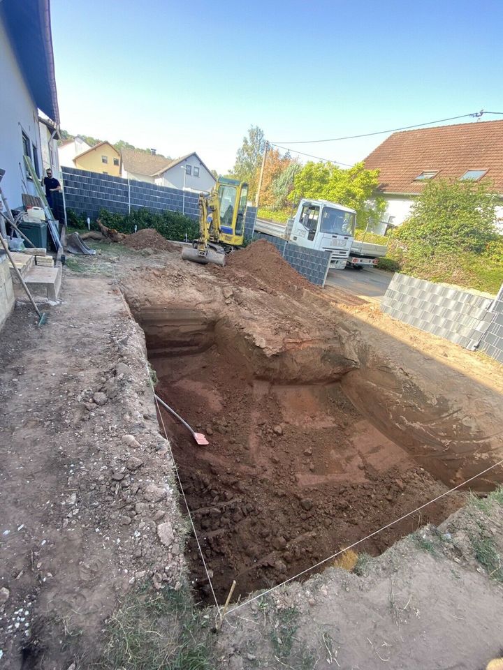 Pool Aushub Baugrube Graben Fundamente in Ensdorf