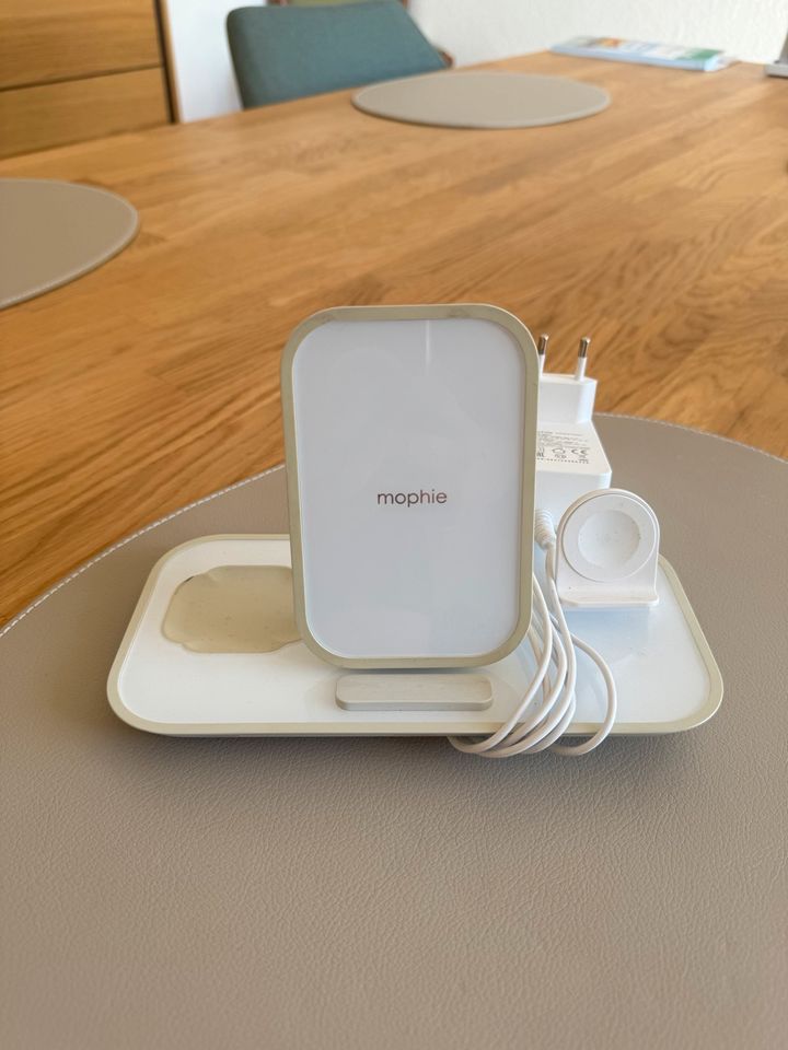 Mophie 3 in 1 Wireless Charging Stand in Hamburg