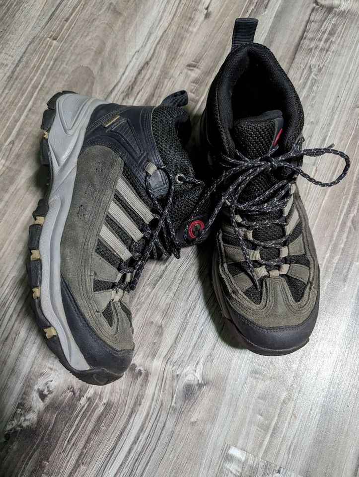 Adidas Outdoor Gr. 7,5 in Grebenhain