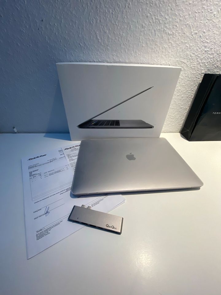 MacBook Pro 15 Zoll 16gb Touchbar in Varel