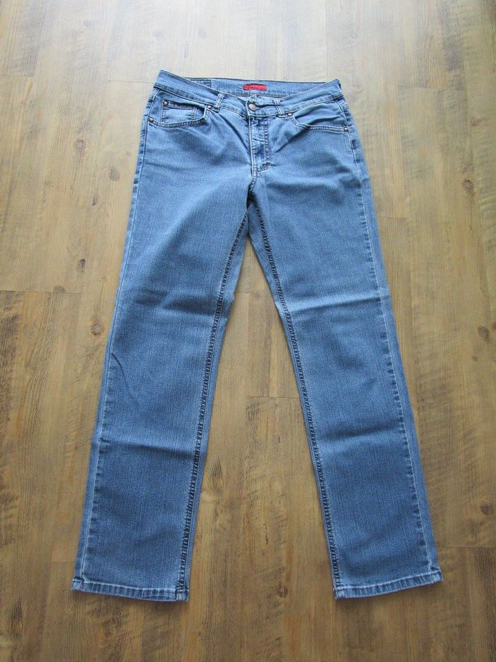 neuwertige blaue Angels Jeans (Modell: Cici) in Gr. 40 in Gießen