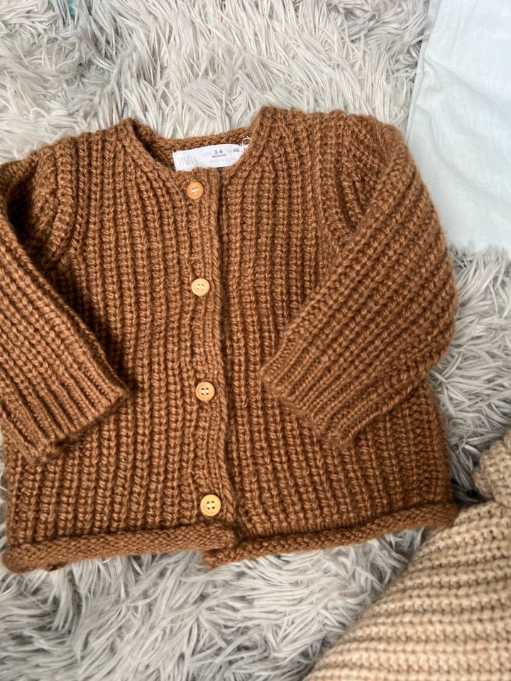 Strickjacken Beige/ braun Zara Größe 68 in Reichenbach an der Fils