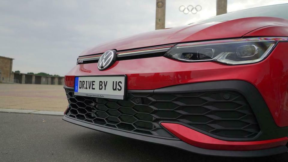 VW Golf 8 GTI Clubsport Autovermietung Mietwagen Automieten Rent a car in Berlin