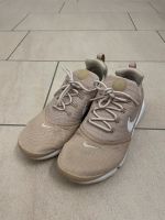 Beige Nike Schuhe Baden-Württemberg - Rielasingen-Worblingen Vorschau