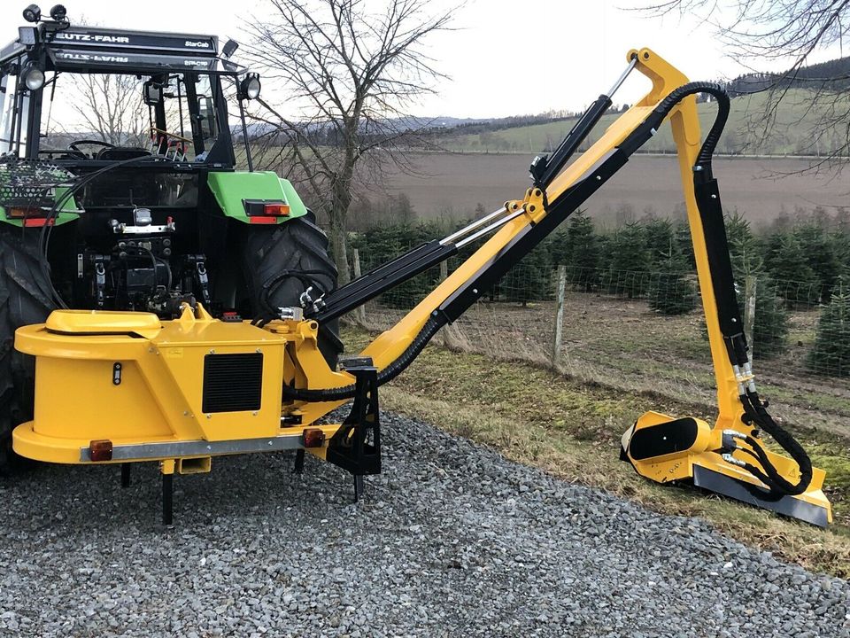 Böschungsmulcher Mulcher Auslegemulcher Schlegelmulcher Ausleger in Schmallenberg