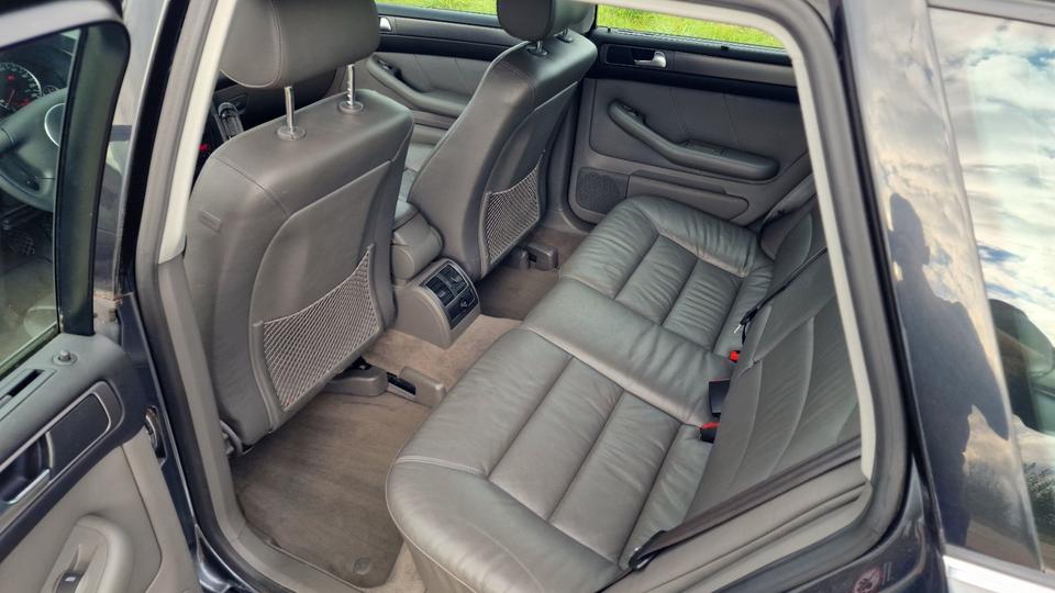 Audi A6 Avant 2.4 V6 (C5), 170 PS, 2002, 133.000 km, Vollleder gr in Biberach an der Riß