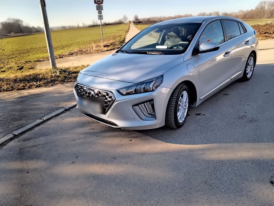 Hyundai IONIQ 1.6l GDi PLUG-IN HYBRID -Top Gepflegt in Esslingen