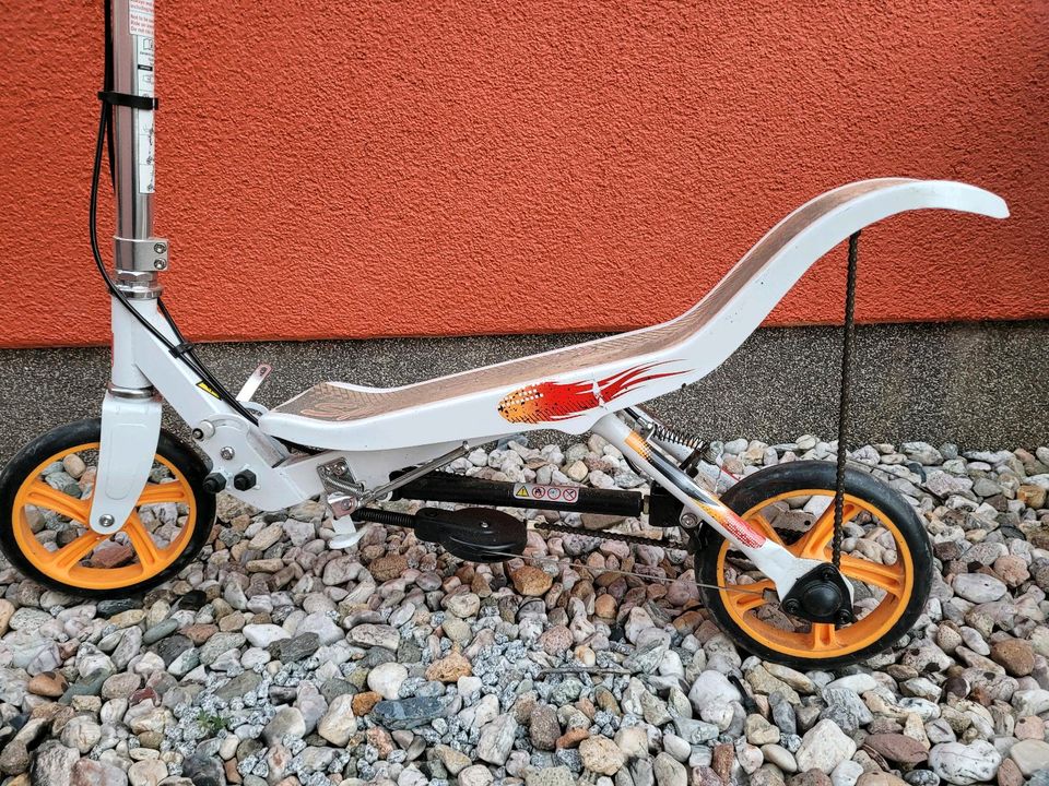 Space Scooter weiss orange in Spremberg