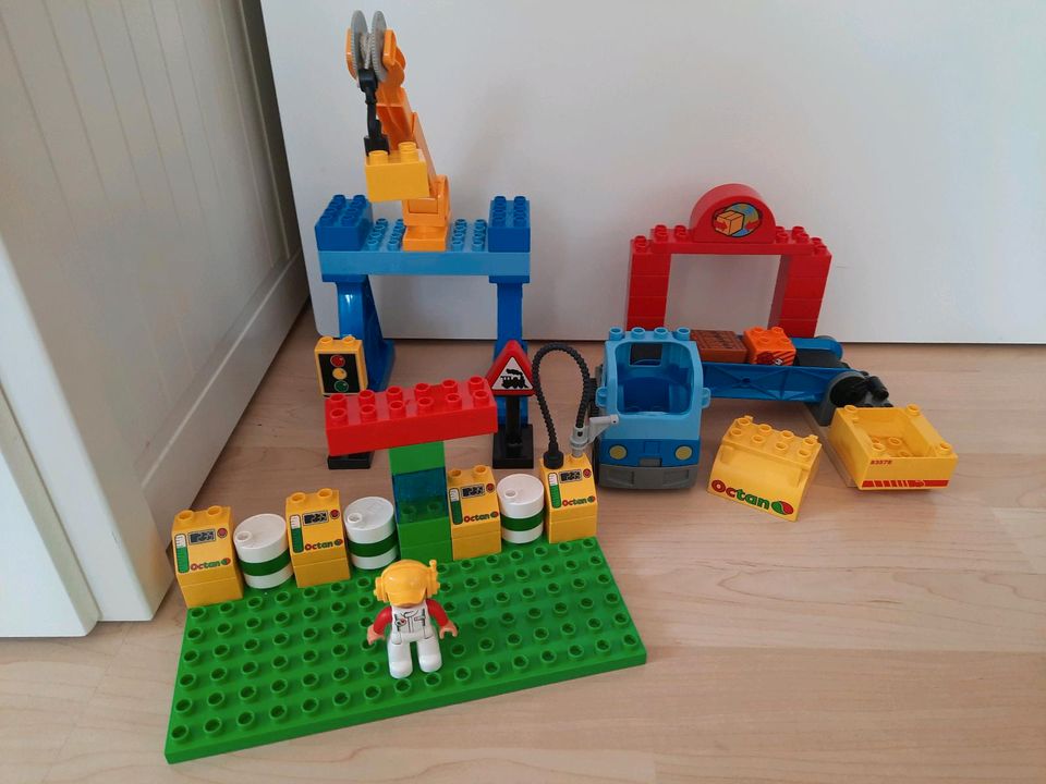 Lego Duplo Paketdienst mit Tankstelle in Dresden