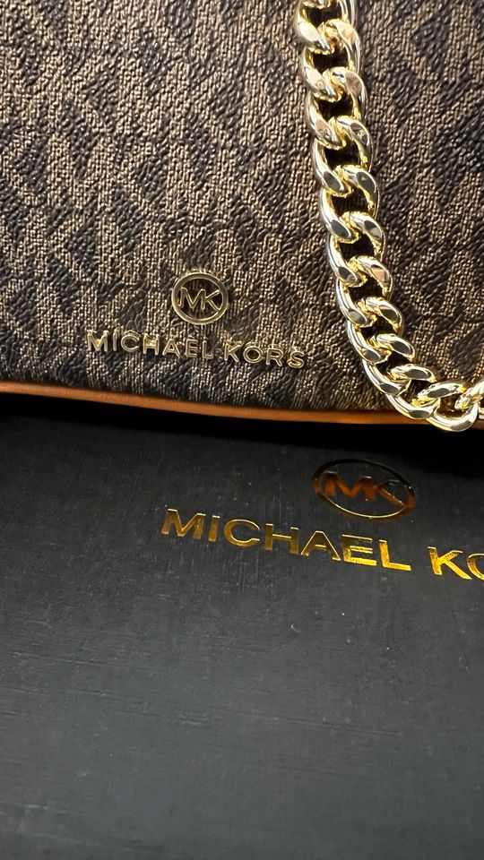 Michael Kors Schultertasche in Essen