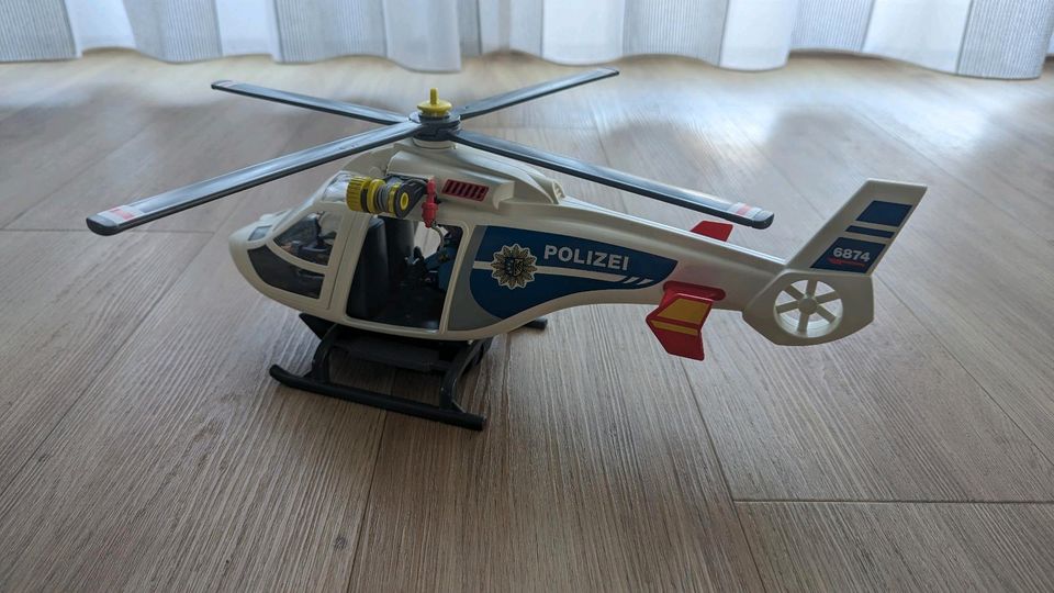 PLAYMOBIL 6874 POLIZEI Hubschrauber mit Licht in Frohburg