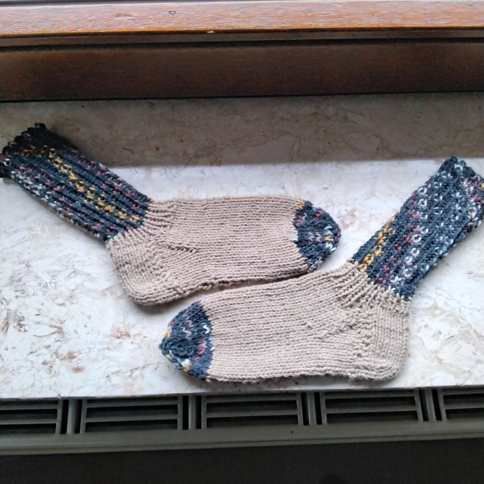 Kindersocken selbstgestrickt ca Gr. 28 Fuß 100% Baumwolle in Insheim