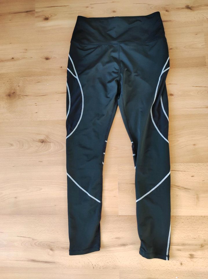 Sportleggins Gr. 40 SONDERANGEBOT in Schleswig