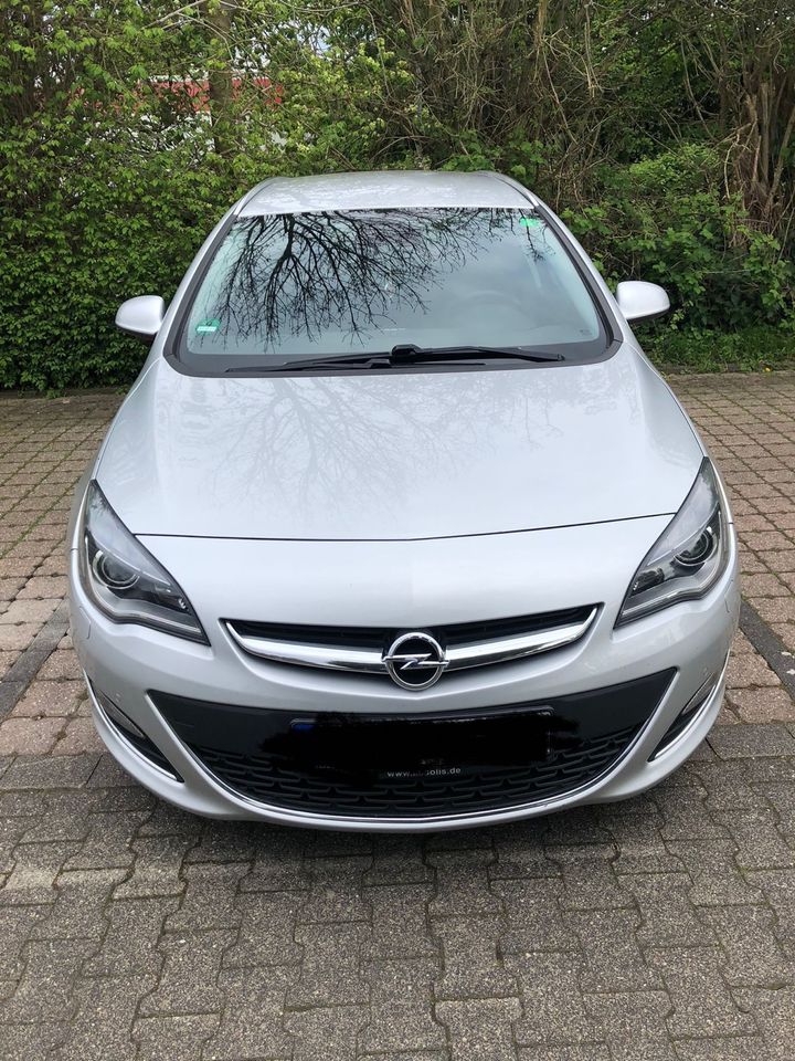 Opel Astra Kombi 1.6 Diesel EU6 *GARANTIE* Sehr sparsam + sauber in Baesweiler