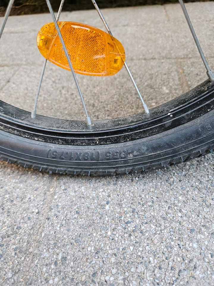 Kinder Fahrrad rot 18 Zoll Feuerwehr Bike Rennrad Rad Mountainbik in Hamburg