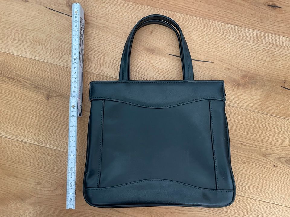 Echtleder Handtasche Damen schwarz 25x28 in Siegsdorf