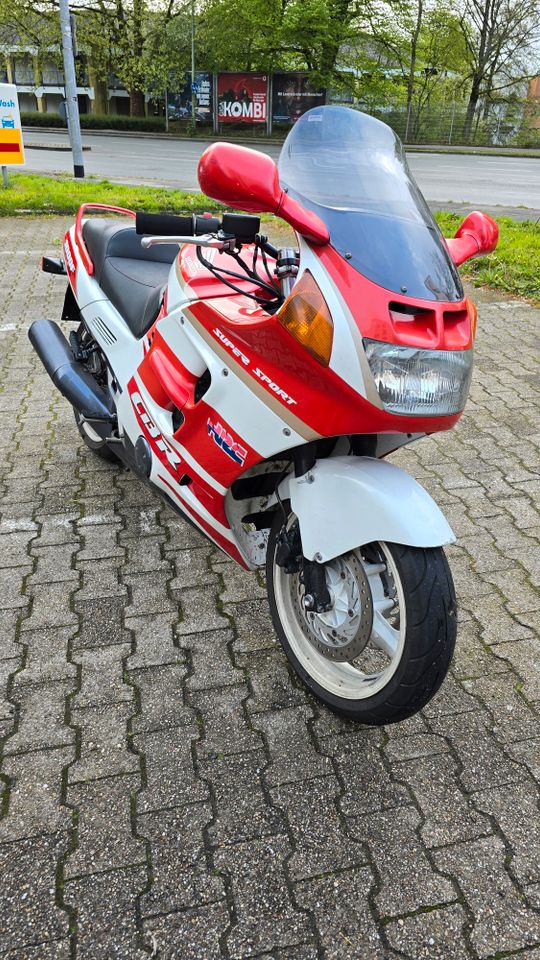 Honda CBR 1000 SC 24 in Essen
