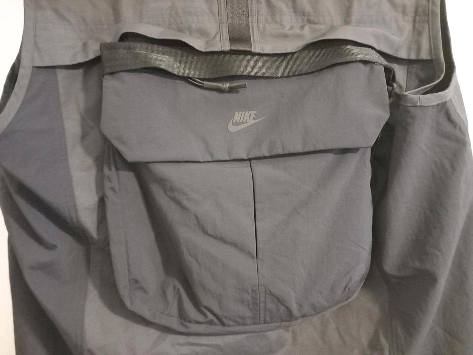 Nike Tech Pack Weste, Neu mit Etikett, NP 140 Euro in Köln