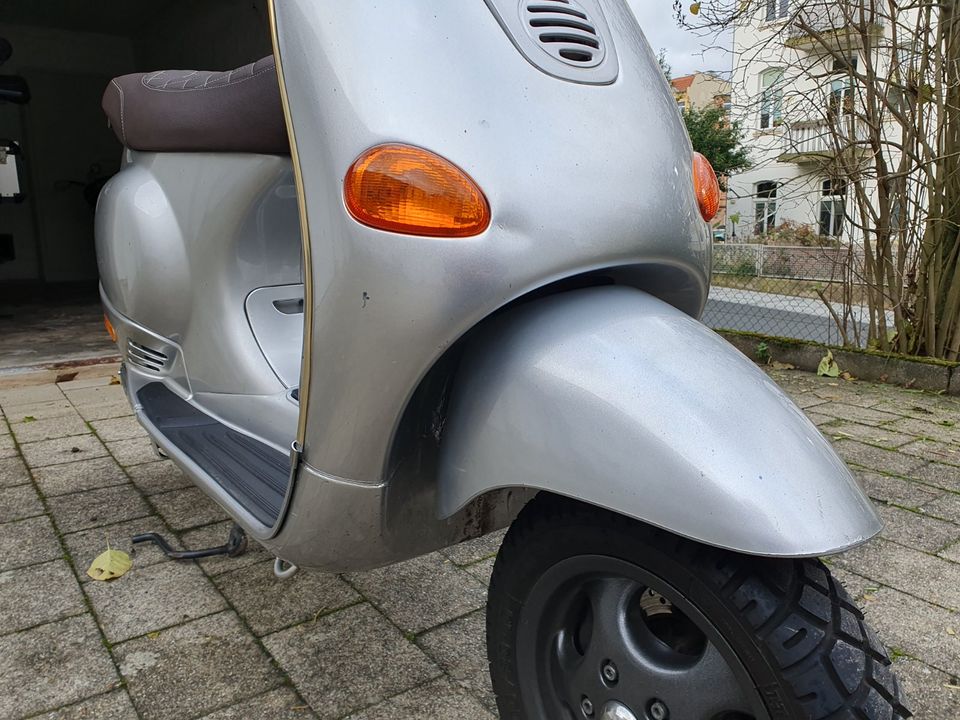 Piaggio VESPA ET4 125 BJ 1997 in Grau in Kassel