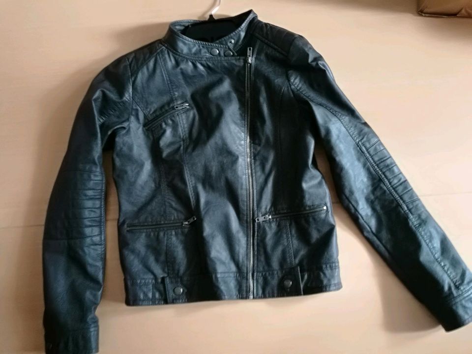 Lederjacke lederimität gr 170 C&A in Berlin