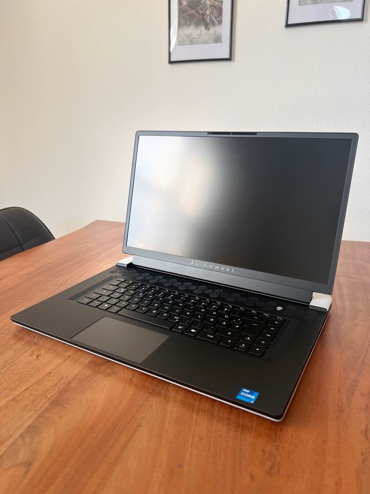 Alienware x17 R1 Gaming-Laptop, Top Zustand in Pleystein