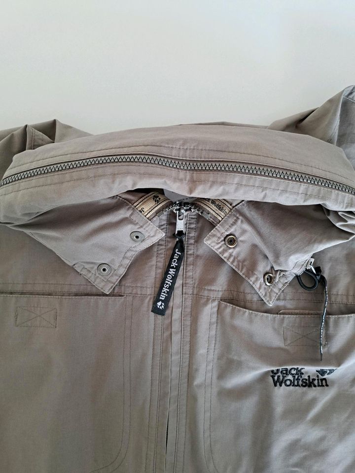 Jack Wolfskin leichter Anorak,  Gr. XS, braun in Stelle