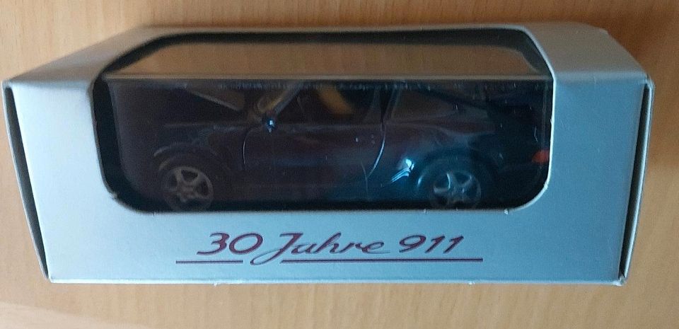 Porsche 911 typ 964  "30 Jahre Porsche 911" Modellauto 1:43 in Ditzingen