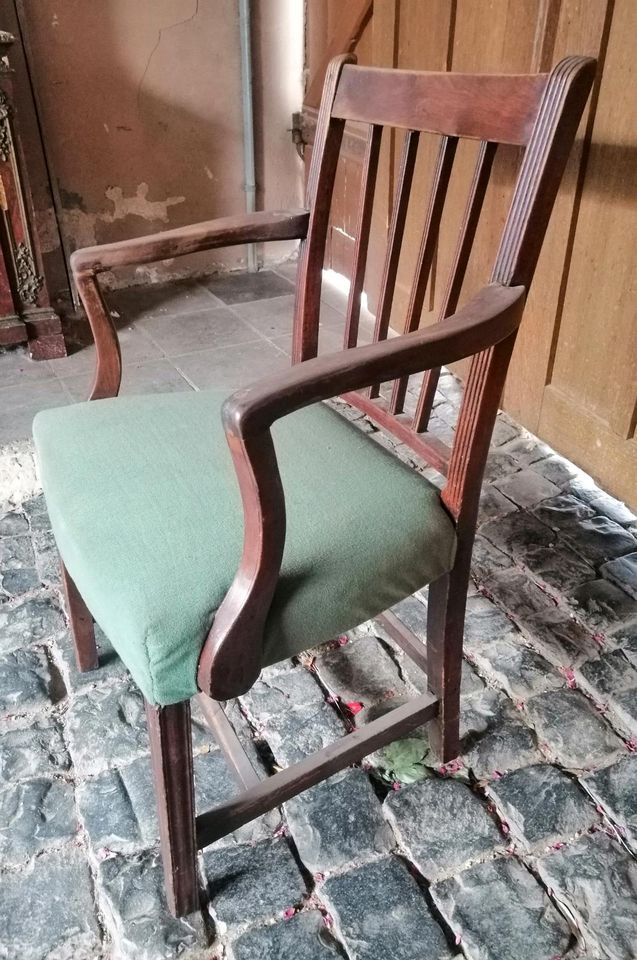 Wunderschöner massiver antiker Armchair Stuhl Sessel Armlehnstuhl in Hungen