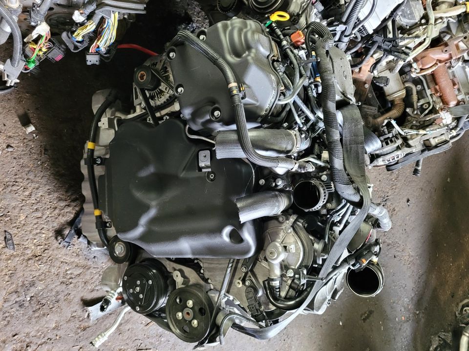 Motor Maserati Levante M16464D 275PS 3.0D Komplett in Mildenau